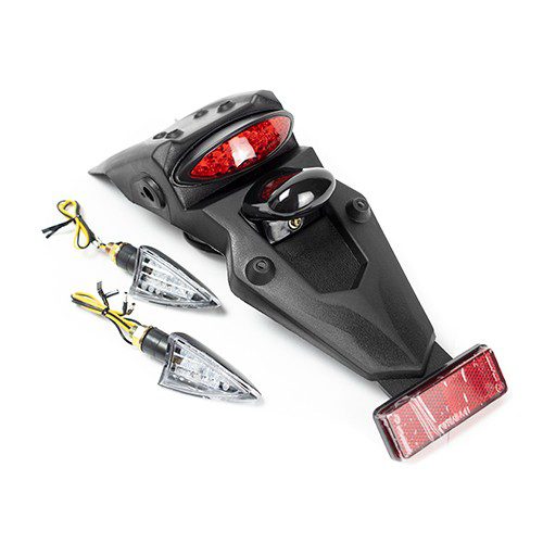 Calavera con salpicadera negra reversa y direccionales modelo 2025 Kinlley